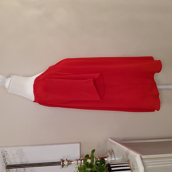 Ann Taylor ❤️NWT♥️ Bright Red Short Sleeve Flowing Blouse! ♥️♥️♥️ - Picture 8 of 13
